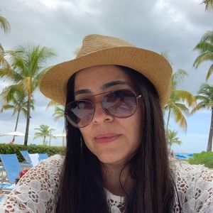 Meet your Posher, Maria